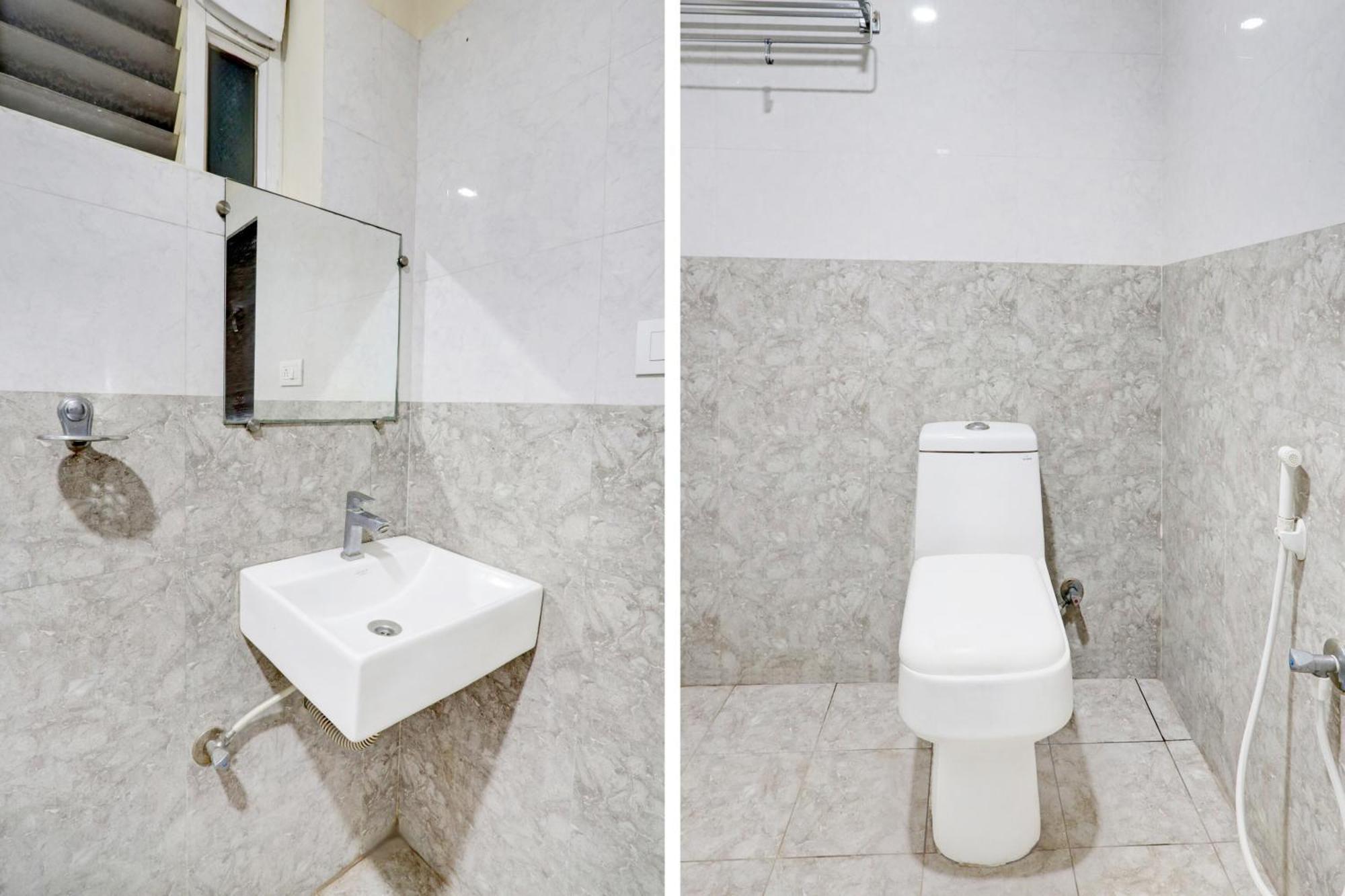 Super Townhouse Daba Garden Road Hotell Visakhapatnam Exteriör bild