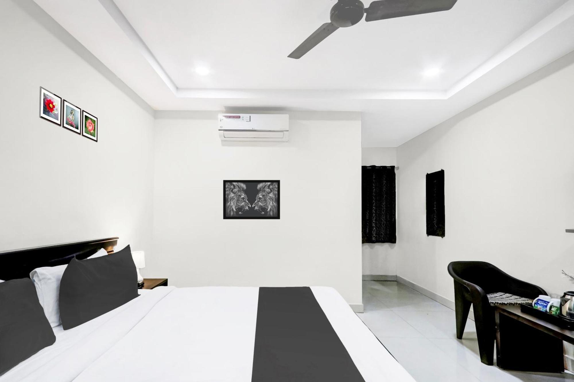 Super Townhouse Daba Garden Road Hotell Visakhapatnam Exteriör bild