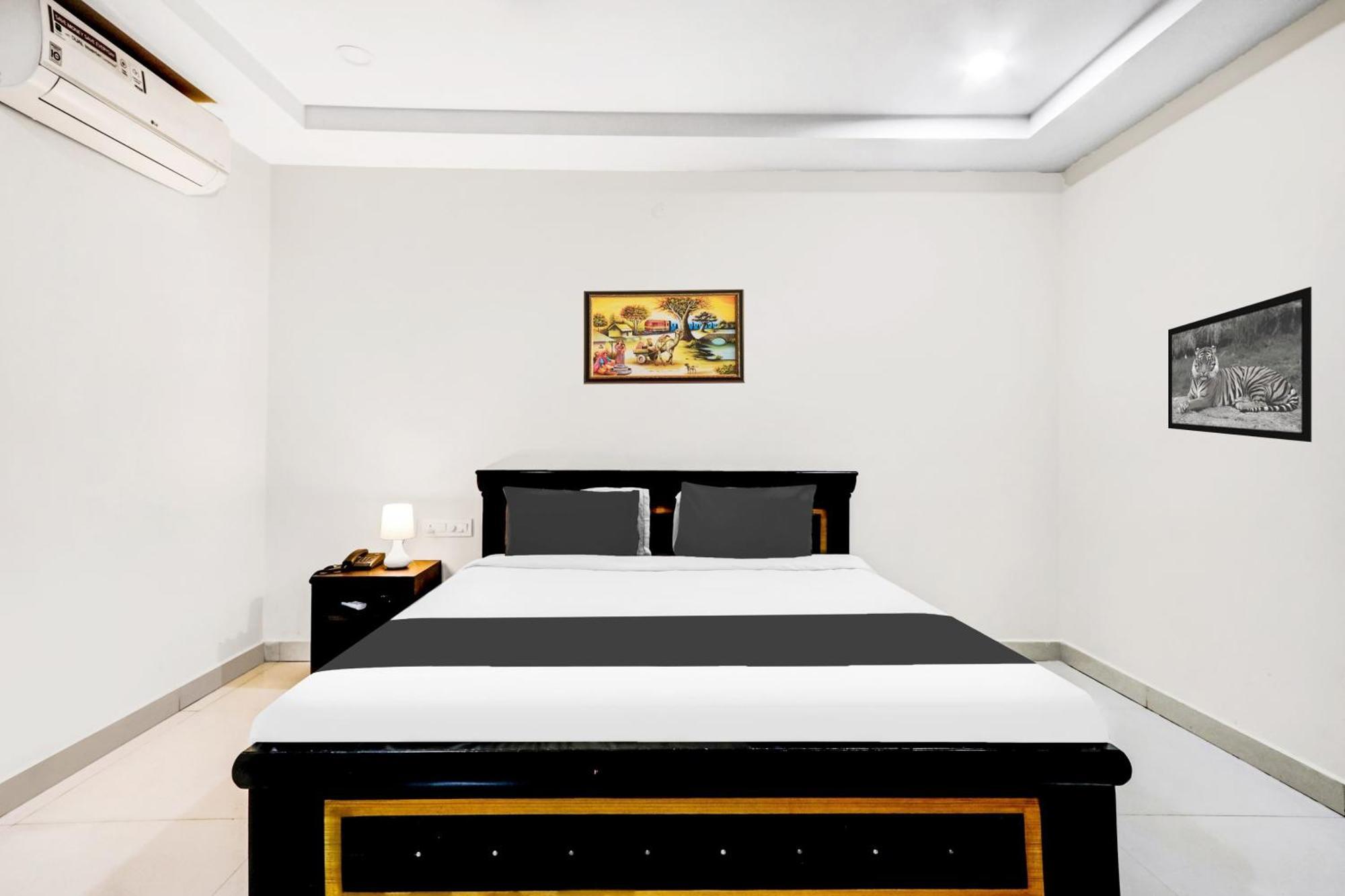 Super Townhouse Daba Garden Road Hotell Visakhapatnam Exteriör bild